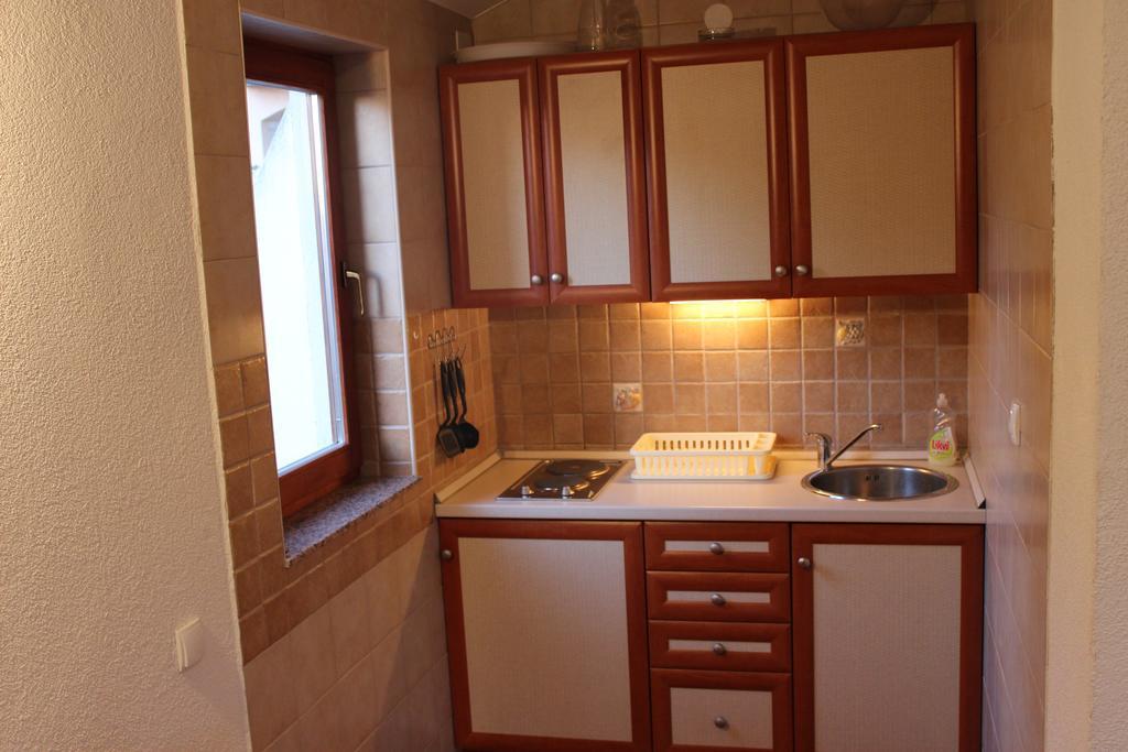 Apartments Marszalek Novalja Habitación foto