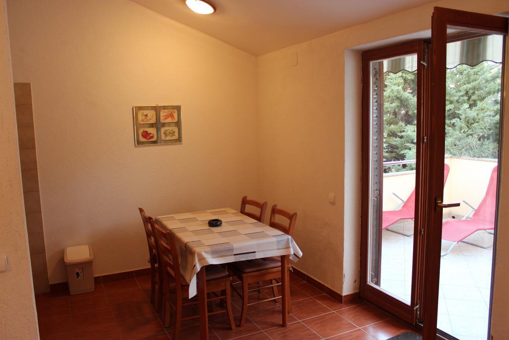 Apartments Marszalek Novalja Habitación foto