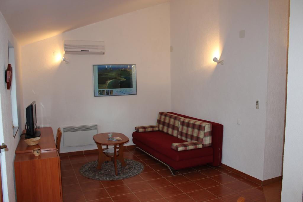Apartments Marszalek Novalja Habitación foto